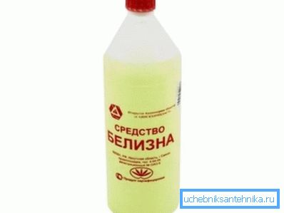 Sıhhi tesisatın temizlenmesi için beyaz Sıhhi tesisatın temizlenmesi için beyaz