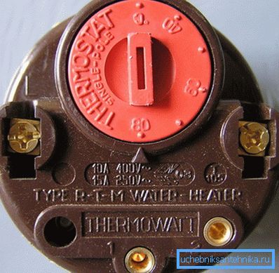Çoğu zaman, katı yakıt ve elektrik için ısıtma kazanları bir termostat ile kontrol edilir. Çoğu zaman, katı yakıt ve elektrik için ısıtma kazanları bir termostat ile kontrol edilir.