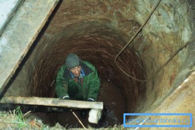 Kuyu duvarlarını metal üzerinde fırçalayın. Kuyu duvarlarını metal üzerinde fırçalayın.