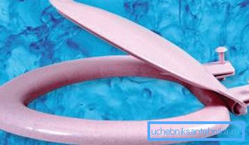 Böyle bir kapağı çıkarmak için, plastik tutturucuları bıçakla kesmek yeterlidir