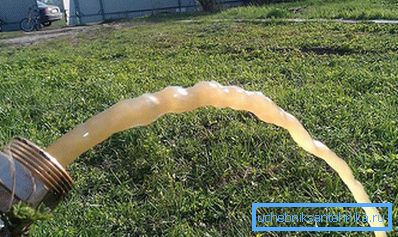 Kirli su kuyudan dışarı pompalanır Kirli su kuyudan dışarı pompalanır
