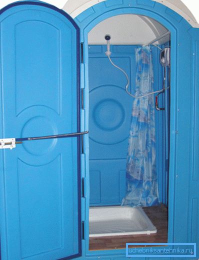 Zorlukların doğduğu yerlerde hijyen sağlamak için ülke veya bina duşu gereklidir. Zorlukların doğduğu yerlerde hijyen sağlamak için ülke veya bina duşu gereklidir.