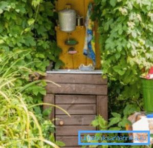 En yaygın lavabo kullanıldığında bile hijyenik prosedürler için bir yer yaratıcı ve rahat bir şekilde donatılabilir. En yaygın lavabo kullanıldığında bile hijyenik prosedürler için bir yer yaratıcı ve rahat bir şekilde donatılabilir.