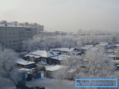 Amur bölgesi için oldukça şiddetli kışlar karakterize edilir. Amur bölgesi için oldukça şiddetli kışlar karakterize edilir.