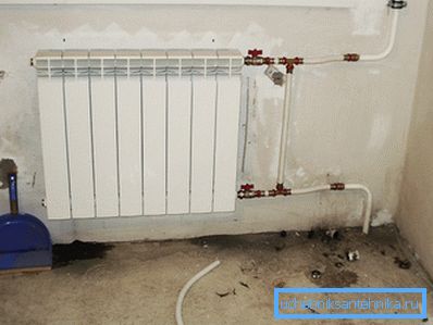 Isıtma sistemini bağlamak için metal borular kullanmak en iyisidir. Isıtma sistemini bağlamak için metal borular kullanmak en iyisidir.
