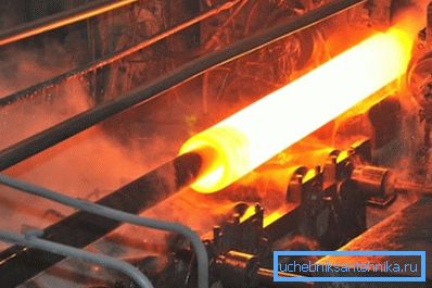 Bu çapta kalın duvarlı ürünler oluşturmak için sıcak haddelenmiş metal yöntemi kullanılır; bu, mamul ürünlerin hiç dikiş olmayacağı anlamına gelir. Bu çapta kalın duvarlı ürünler oluşturmak için sıcak haddelenmiş metal yöntemi kullanılır; bu, mamul ürünlerin hiç dikiş olmayacağı anlamına gelir.