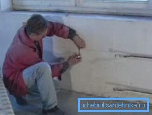 Radyatörü sabitlemek için parantez takmanız gerekir Radyatörü sabitlemek için parantez takmanız gerekir