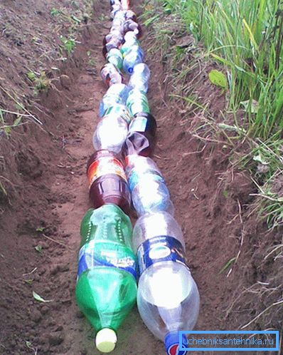 Plastik şişelerden drenaj Plastik şişelerden drenaj