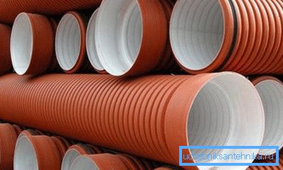 PVC drenaj boruları. PVC drenaj boruları.