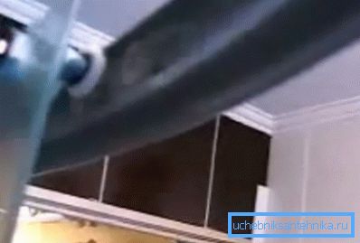 Kapılar tekerlekler üzerinde hareket eder Kapılar tekerlekler üzerinde hareket eder