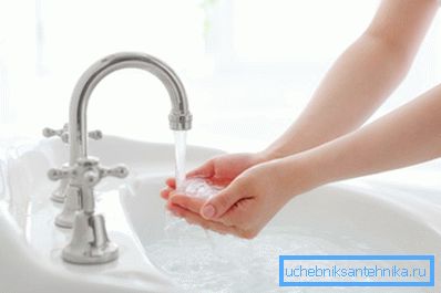 Modelin etkileyici yaşına rağmen iki valfli cihazlar modası geçmez. Modelin etkileyici yaşına rağmen iki valfli cihazlar modası geçmez.