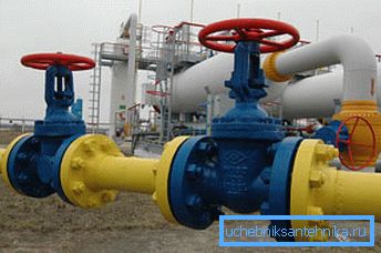 Gaz borusu olmadan gaz kazanının çalışması imkansızdır. Gaz borusu olmadan gaz kazanının çalışması imkansızdır.