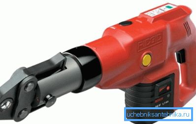 Elektro-hidrolik batarya presi Elektro-hidrolik batarya presi