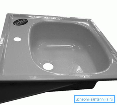 Mutfak 500x500 için emaye lavabo, yan görünüm. Mutfak 500x500 için emaye lavabo, yan görünüm.