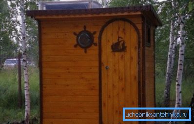 Bir ülke sitesinde estetik çerçeve duş Bir ülke sitesinde estetik çerçeve duş