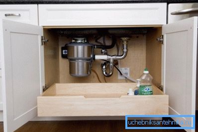 Lavabo altında kurulan filtre ekipmanı Lavabo altında kurulan filtre ekipmanı