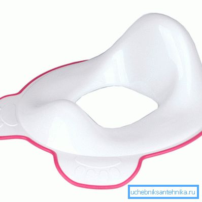 Bir çocuk için anatomik klozet fotoğrafı Bir çocuk için anatomik klozet fotoğrafı