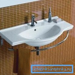 Bir duvar montajlı bir lavabo fotoğraf Bir duvar montajlı bir lavabo fotoğraf