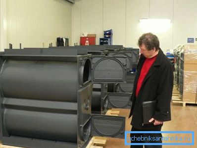 Uzun bir yanma süresi ile modern katı yakıt sobaları fotoğrafları Uzun bir yanma süresi ile modern katı yakıt sobaları fotoğrafları