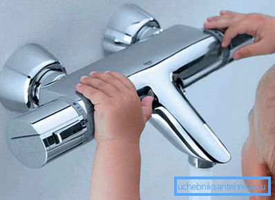 Standart bir termostatik cihazın fotoğrafı Standart bir termostatik cihazın fotoğrafı