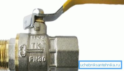 Contayı sıkmanıza izin veren somun, sapın altına gizlenir. Contayı sıkmanıza izin veren somun, sapın altına gizlenir.