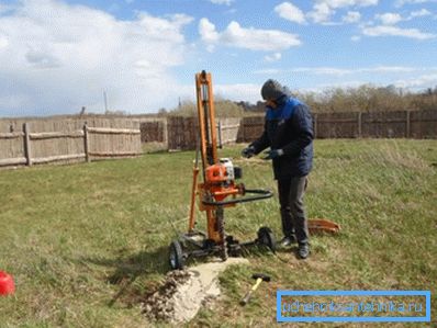 Özel alanda akifer seviyesinin sondajlarla jeolojik incelemesi.