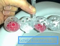 Hazır jelatin küpler, ticari olarak satılan hava spreylerinden plastik kutulara yerleştirilebilir. Hazır jelatin küpler, ticari olarak satılan hava spreylerinden plastik kutulara yerleştirilebilir.