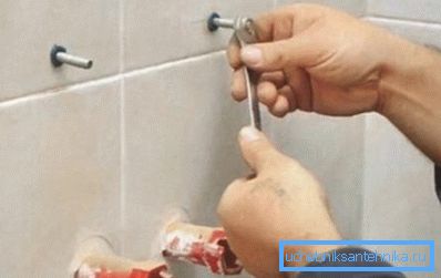 Talimat, menteşeli bir polipropilen havuzunun montajı için minimum sayıda bağlantı elemanının kullanılmasını varsayar. Talimat, menteşeli bir polipropilen havuzunun montajı için minimum sayıda bağlantı elemanının kullanılmasını varsayar.