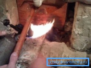 Eklemi gevşetmek için bir meşale kullanma Eklemi gevşetmek için bir meşale kullanma