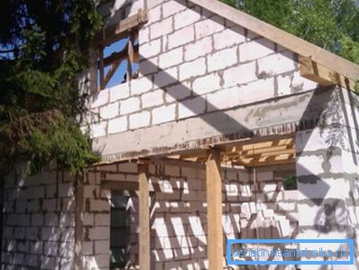 Bu tip malzemelerin pencere açıklıklarının imalatında kullanılması veya metal çerçeve ve kenarların oluşturulması Bu tip malzemelerin pencere açıklıklarının imalatında kullanılması veya metal çerçeve ve kenarların oluşturulması