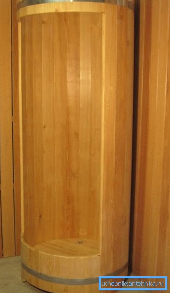 Karaçam kabinler neme karşı dayanıklıdır, bu nedenle bu malzeme duş kabinleri üretiminde çok popülerdir Karaçam kabinler neme karşı dayanıklıdır, bu nedenle bu malzeme duş kabinleri üretiminde çok popülerdir