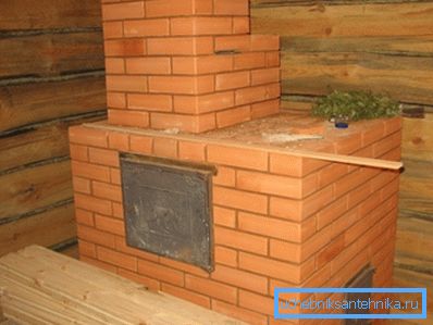Banyo ve ısıtma için tuğla fırın katı boyutlara sahiptir
