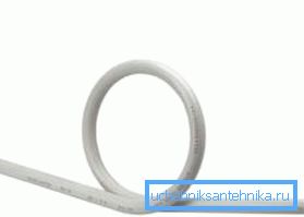 Plastik borunun ısıl genleşmesini telafi etmek için halka Plastik borunun ısıl genleşmesini telafi etmek için halka