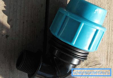 2779 HDPE boruları için sıkıştırma fittingleri PP borularına bağlanmak için kullanılabilir
