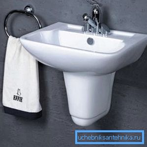 Yarı ayaklı tasarımlar çok şık görünmektedir, ancak fiyatları standart asma yapılardan daha yüksektir.