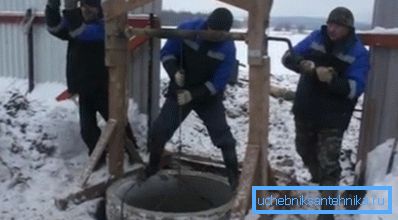 Kışın bir kuyu kazmak Kışın bir kuyu kazmak
