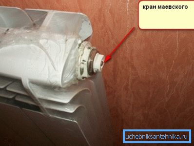 Mayevsky'nin aküsü üzerindeki vinci Mayevsky'nin aküsü üzerindeki vinci