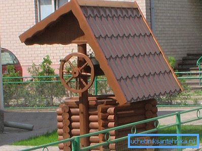 Göze çarpan dekoratif binalar olarak güzel kuyuları göze çarpmaktadır. Göze çarpan dekoratif binalar olarak güzel kuyuları göze çarpmaktadır.
