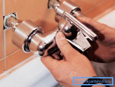 Amatör fotoğraf, duvarda sabitleme ile bu tür cihazları bağlama işlemi Amatör fotoğraf, duvarda sabitleme ile bu tür cihazları bağlama işlemi