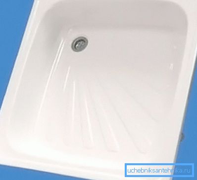 Maksimum derinlik nadiren 13 - 15 cm'yi geçer. Maksimum derinlik nadiren 13 - 15 cm'yi geçer.