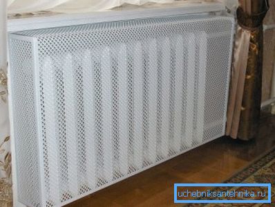 Bataryadaki metal ekranlar nişlerini işgal ettiler, dememeliyim, son değil. Bataryadaki metal ekranlar nişlerini işgal ettiler, dememeliyim, son değil.