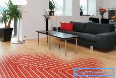 Sistem sıcak zeminde metal plastik.