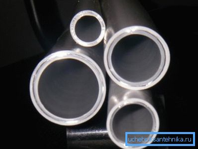 Metalpolimer boru bölümü Metalpolimer boru bölümü