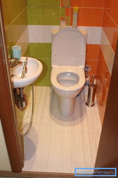 Minyatür lavabo ve bide duşu Minyatür lavabo ve bide duşu