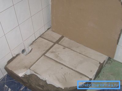 Yekpare tuğla kaidesi. Yekpare tuğla kaidesi.