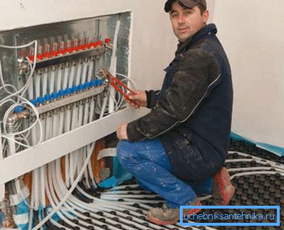 Kurulum faaliyetleri oldukça karmaşıktır ve uzmanların katılımını gerektirir. Kurulum faaliyetleri oldukça karmaşıktır ve uzmanların katılımını gerektirir.