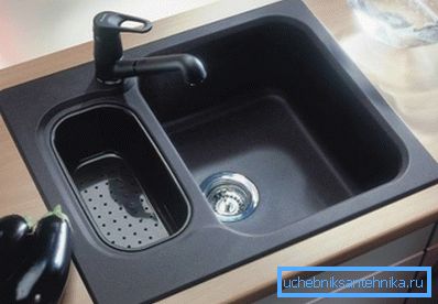 İki kase ile lavabo - mutfak için harika bir çözüm. İki kase ile lavabo - mutfak için harika bir çözüm.