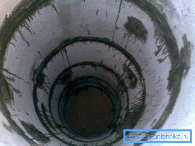Fotoğrafta - betonarme halkaların gövdesi Fotoğrafta - betonarme halkaların gövdesi
