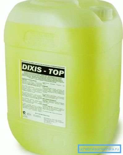 Fotoğrafta - ısıtma sistemi için antifriz. Fotoğrafta - ısıtma sistemi için antifriz.