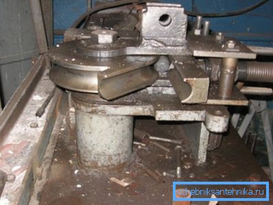 Fotoğrafta - mandrel makinesi Fotoğrafta - mandrel makinesi
